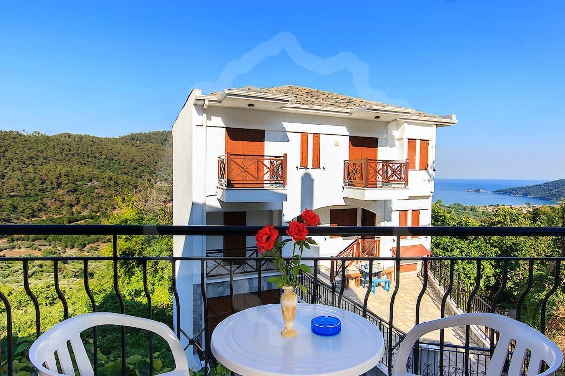 Zeus Guesthouse Panagia  Extérieur photo